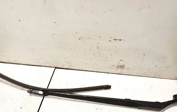 Toyota Avensis T270 Front wiper blade arm 3392125679 97036203
