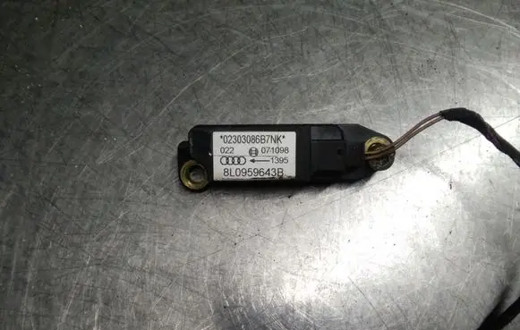 Audi A3 S3 8L Airbag deployment crash/impact sensor 8L0959643B 02303086B7NK