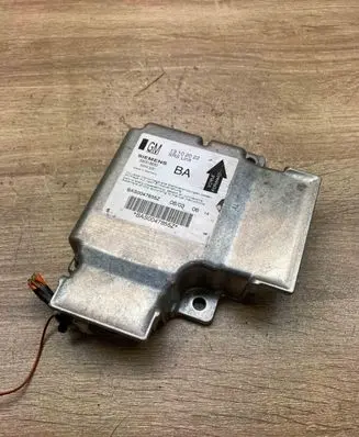 Opel Vectra C Airbag control unit/module 13102022 330518650