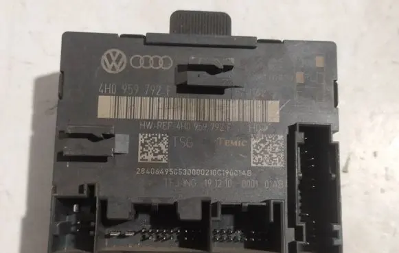 Volkswagen Touareg II Door control unit/module 4H0959792F