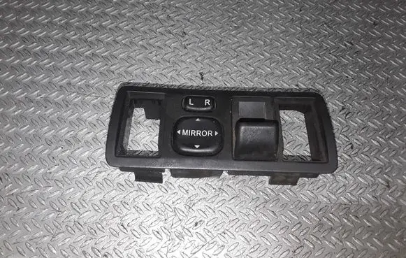 Toyota Corolla Verso E121 Wing mirror switch