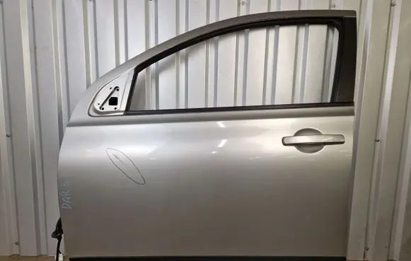 Nissan Qashqai Front door