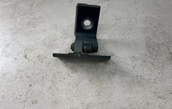 BMW 5 E60 E61 Front door upper hinge 