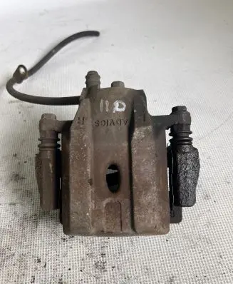 Toyota Prius (XW20) Front brake caliper