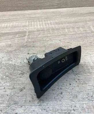BMW 3 E90 E91 AUX in-socket connector 6930561 9110410