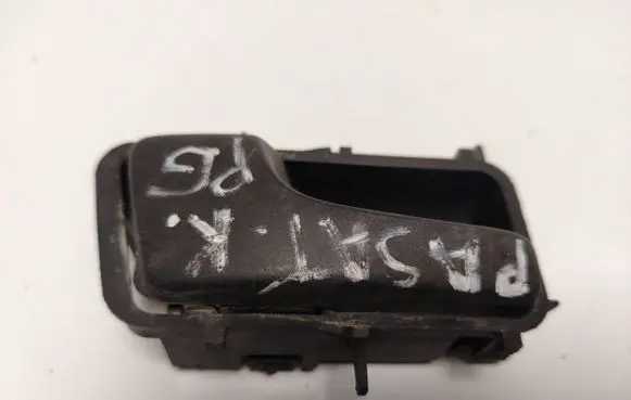 Volkswagen PASSAT B3 Rear door interior handle 357837235