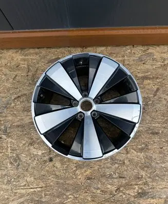 Volkswagen Beetle A5 R18 alloy rim 5C0601025AK