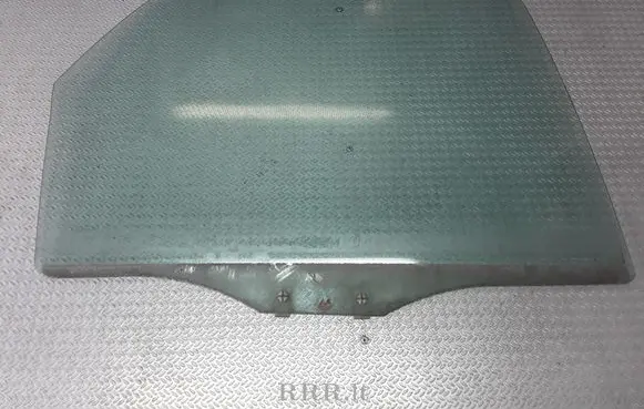 Ford Maverick Rear door window glass 43R008612