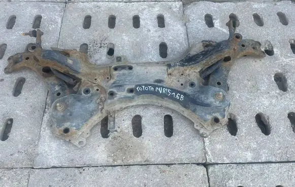 Toyota Auris 150 Front axle beam 