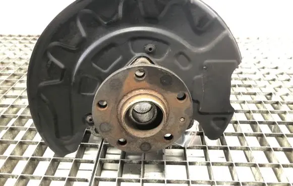 Volkswagen Tiguan Front wheel hub spindle knuckle