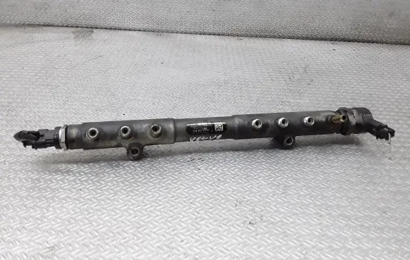 Volvo V70 Fuel main line pipe 0445215023 0281002712