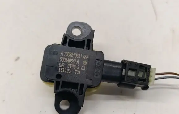 Mercedes-Benz CLA C117 X117 W117 Airbag deployment crash/impact sensor A1668210351