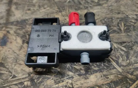 Mercedes-Benz CL C215 Aerial antenna filter 0109887878