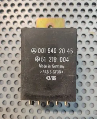 Mercedes-Benz Vito Viano W638 Other relay 0015402045 51219004