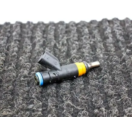 Dodge Challenger Fuel injector 05037479AC