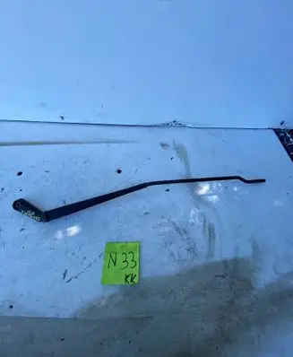 Skoda Octavia Mk1 (1U) Front wiper blade arm 1J1955410A