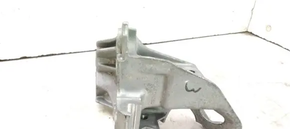 Peugeot 5008 Generator/alternator bracket 9804904380
