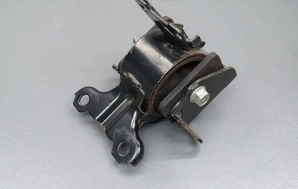 Peugeot 4007 Gearbox mount 