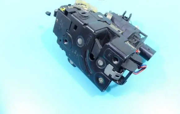 Seat Toledo II (1M) Rear door lock IMPRK1357048
