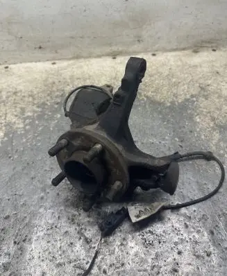 Ford C-MAX I Front wheel hub