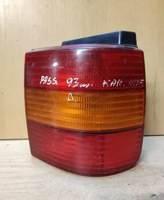 Volkswagen PASSAT B4 Rear/tail lights 3A9945112