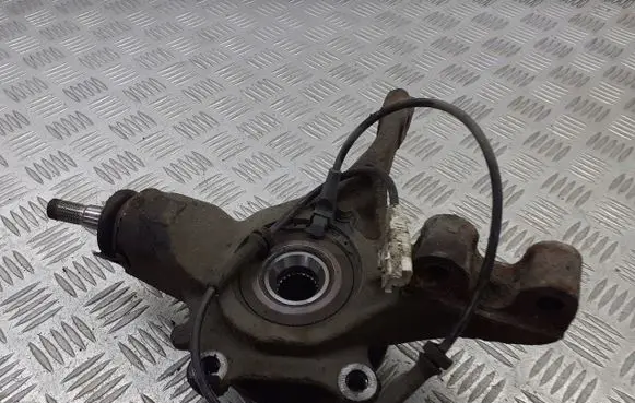 Citroen C4 I Front wheel hub spindle knuckle