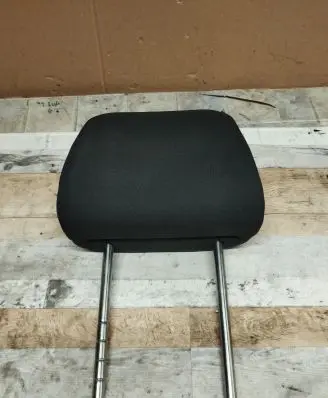 Volkswagen PASSAT B6 Front seat headrest 