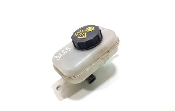 Brake fluid reservoir