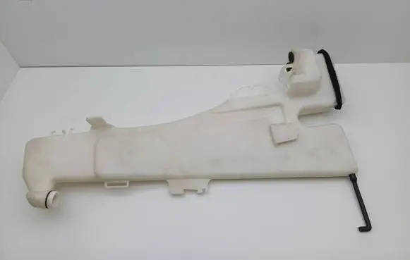 Honda CR-V Windshield washer fluid reservoir/tank