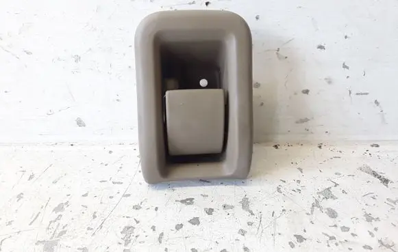 Volvo V70 Engine bonnet (hood) release handle 30779851