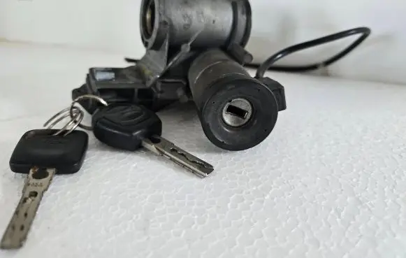 Volkswagen Sharan Ignition lock P012106