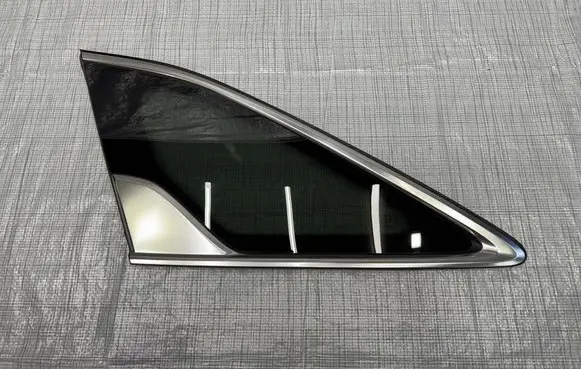 KIA Sorento IV Rear side window