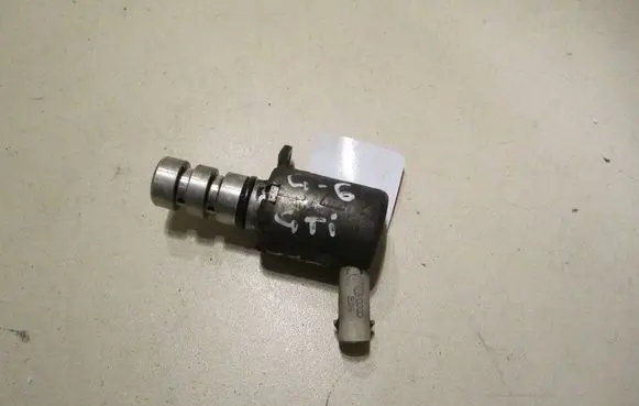 Volkswagen Golf VI Camshaft vanos timing valve 06H115243J