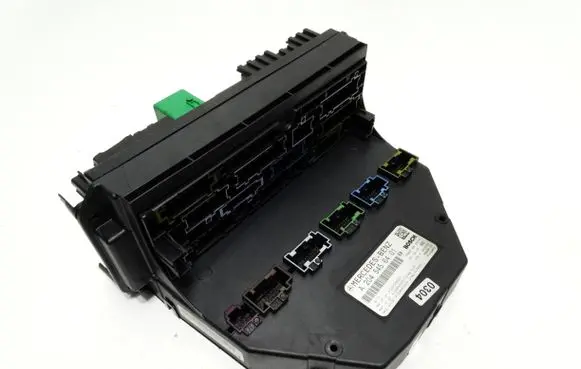 Mercedes-Benz C W204 SAM control unit A2045456401 A2044423200 A2045456801