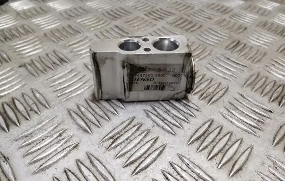 Air conditioning (A/C) expansion valve