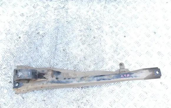 Engine mount bracket