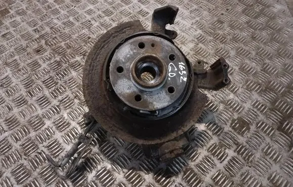 Mercedes-Benz ML W163 Rear wheel hub 1633500208 A1633500208