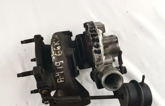 Audi A4 S4 B5 8D Turbo 028145702