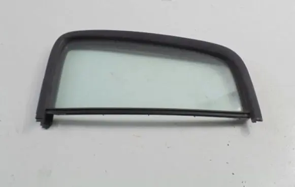 Suzuki Swift I Rear side window