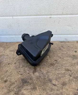 Vacuum air tank