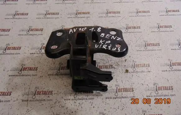 Toyota Avensis T250 Engine mount bracket
