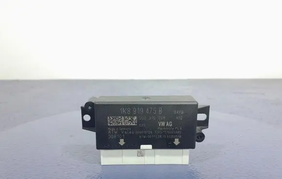Volkswagen Tiguan Parking PDC control unit/module 1K8919475B