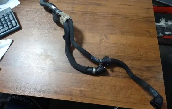 BMW 5 G30 G31 Engine coolant pipe/hose 8597750