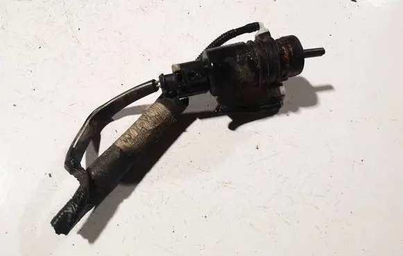 Skoda Octavia Mk2 (1Z) Windscreen/windshield washer pump 1k6955651