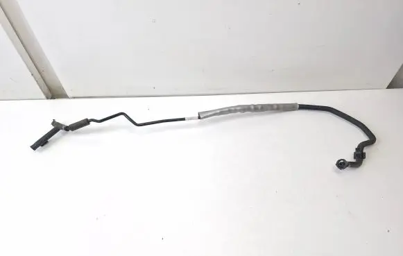 Volkswagen Touareg II Engine coolant pipe/hose 7P6122447AG