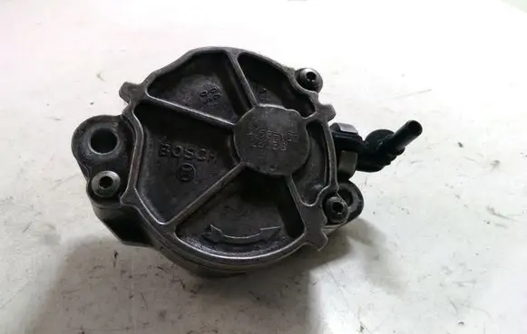 Peugeot 407 Vacuum pump D1561C2