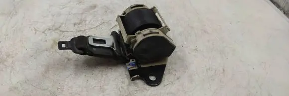 Middle seatbelt (rear)