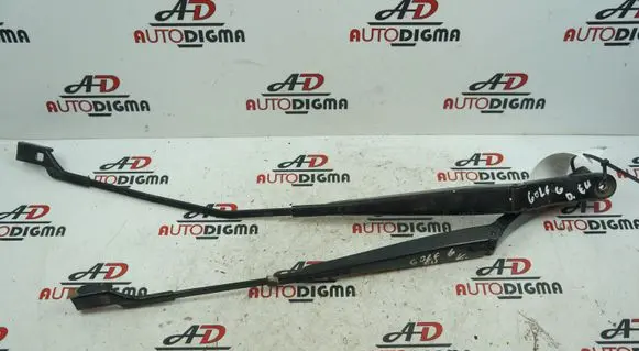 Volkswagen Golf VI Front wiper blade arm 1Q1955409 1Q5955410B