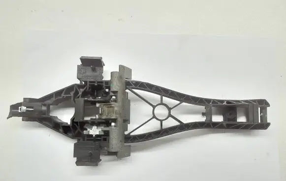 Volvo V70 Front door coupe exterior handle/bracket 30784203