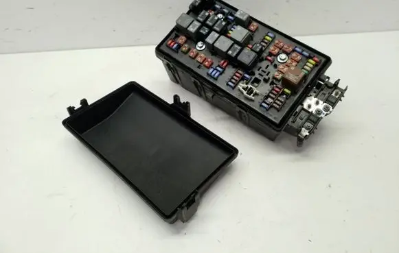 Opel Insignia A Fuse box set 13253551 13222784